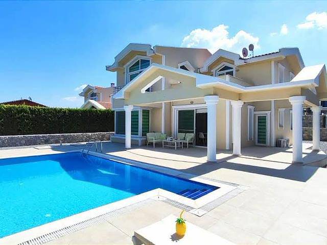 Girne Alsancak Kiralık Lux Villa 3+1 / 2500 Stg /