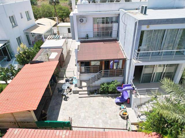 A-Al-A001 Alsancak Çıkarma Plajı Bölgesinde Satılık Zemin Kat, Bahçeli 2+1 Geniş Daire