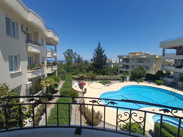 Girne Alsancak Kovanköy Site İçerisinde Satılık Geniş Daire 3+1 /155 000 Stg / +90 539