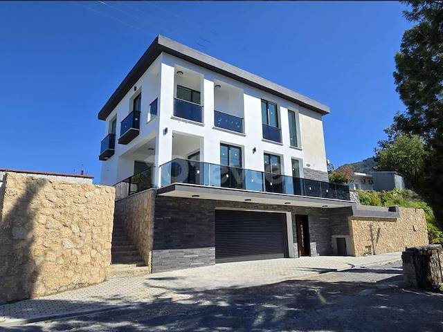 Şok Fiyat!Girne Alsancak Satılık Havuzlu Manzaralı Villa 3+1 /275 000 Stg !/