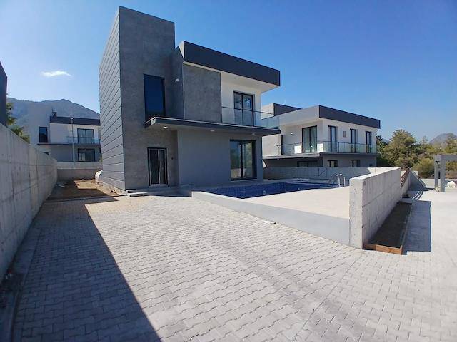 Girne Bellapais Satılık Türk Tapulu Deniz Manzaralı Havuzlu 4+1 Sıfır Villa