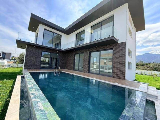 Çatalköy Chamada Club Yani Denize 100 M Satılık Ultra Triplex Lüx Villa 6+1/ 630 000 Gbp/