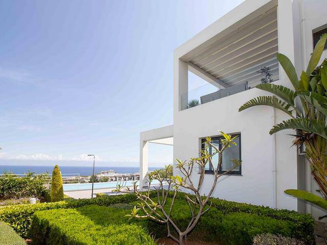 Picture of Which luxury apartments are available in exclusive resorts near ...