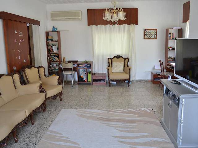 Girne Karaoğlanoğlu, Denize Sıfır Kiralık 3+2 Villa 1.500 Stg/