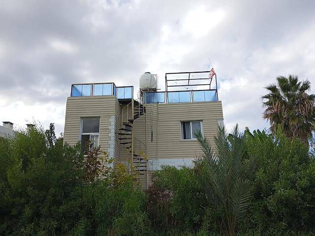 Girne Karaoğlanoğlu Satılık Denize Yakın Türk Koçanlı 3+2 Villa/280 000 Stg