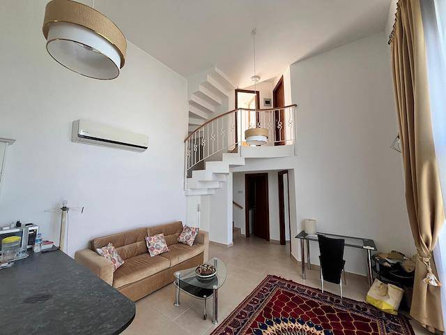 Girne Karmi Bölgesinde Ortak Havuzlu Deniz Manzaralı 2+1 Kiralık Villa