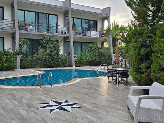 Girne Lapta Denize Sıfır Satılık Bahçeli Teraslı Daire 1+1 Havuzlu Site De 93 000 Stg /