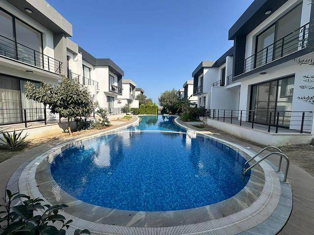 Girne Lapta Denize 300 M Satılık İkiz Villa 3+1 / 265 000 Stg / +