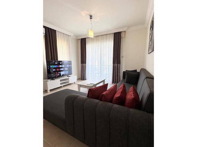 Girne Merkez’de Kiralık 1+1 Daire – Lüks Eşyalı ve Havuzlu!