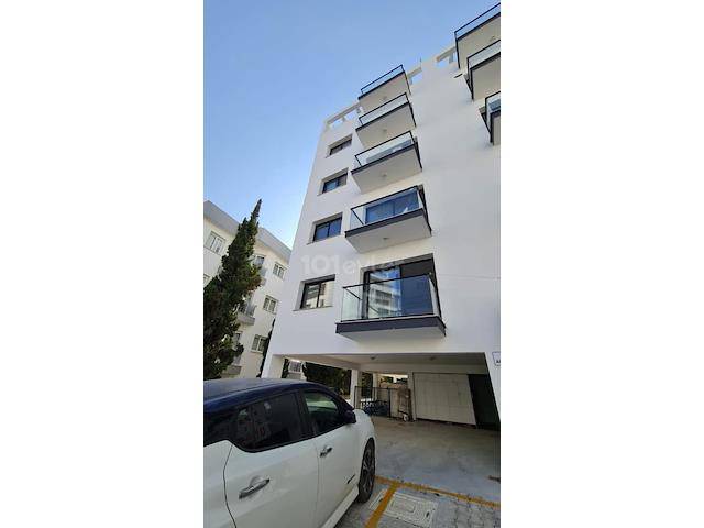2+1 Commercial Permit Apartment For Sale – Kyrenia City Center