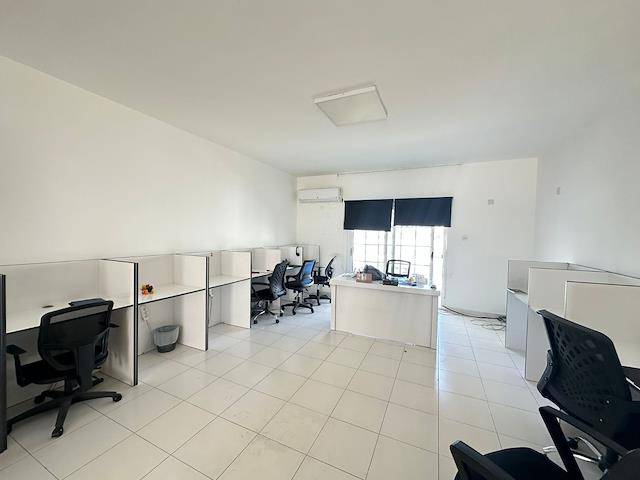 Girne Merkezde Ticarı İzinli Kiralık Ofis
