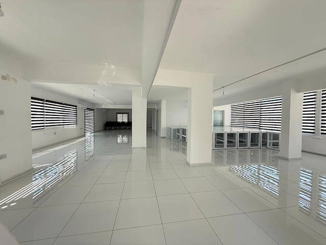 Girne Merkezde Ticarı İzinli Kiralık Ofis