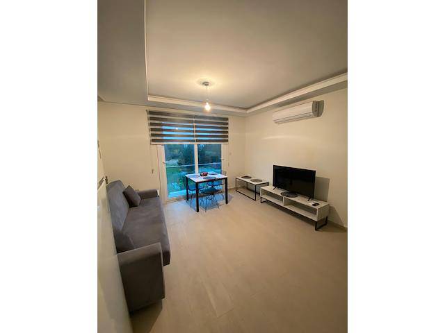 Girne Karakum Satılık 1+1 Ofis İzinli Eşyasız Daire /110.000 Stg/
