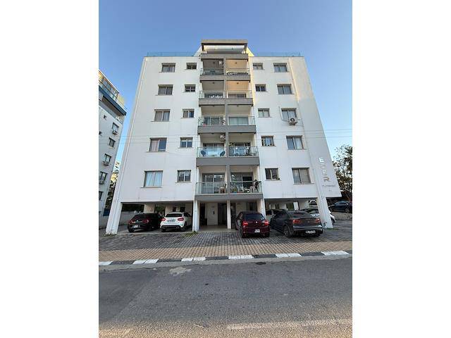 Girne Nusmarmarketin Arka Sokagında Satılık 2+1 Daire
