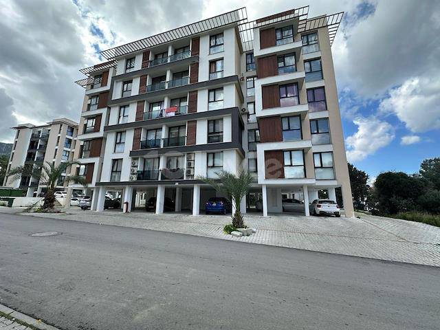 Girne Merkez, Olive Park Sitesinde Satılık Ticari İzinli 2+1 Ofis