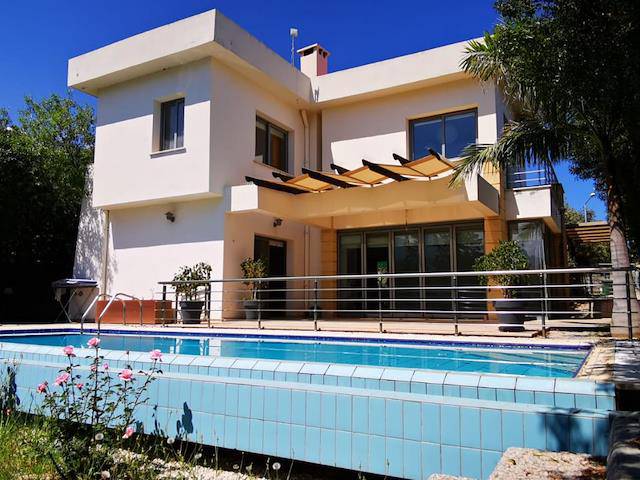 Luxusvilla Mit 3 Schlafzimmern Und Privatem Pool