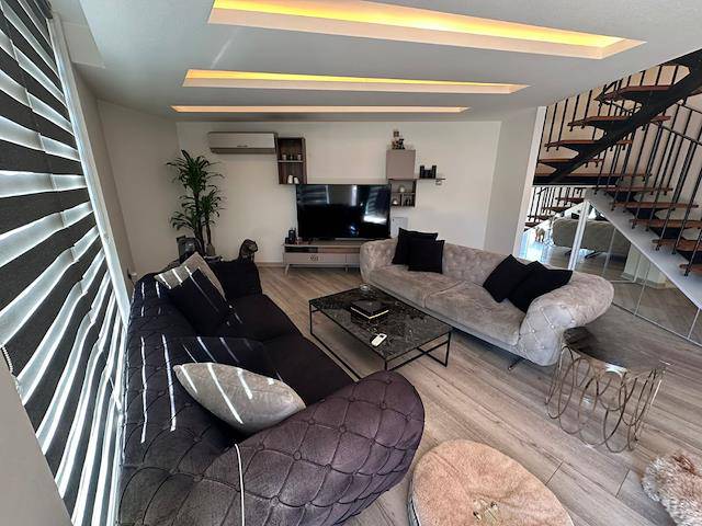 Girne Zeytlinlik, Akacan Elegance Sitesinde Satılık 3+1 Penthouse 330.000 Stg /