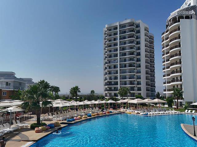 Kıbrıs İskele Long Beach'ta satılık havuzlu daire - Hangi Ev