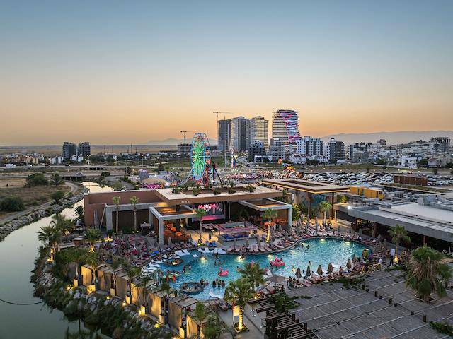 Kıbrıs İskele Long Beach Grand Sapphire Resort Masrafsız Satılık