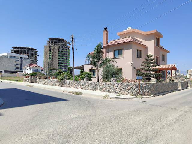 4+2 Villas For Sale