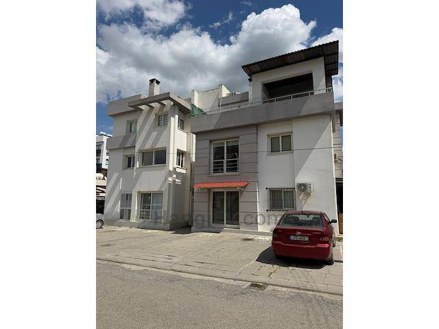 Küçük Kaymaklıda Piyasanın Altında Satılık 2+1 Daire