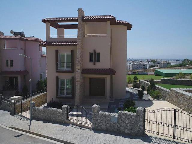 Hamitköy’de Satılık 3+1 Villa – Modern Yaşamın Yeni Adresi!