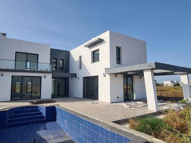 Mağusa Mutluyaka Bölgesinde Ultra Lüks Villa