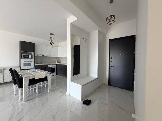 Yeni Boğaziçi'nde Guzel Lüks Site Orchard'da Birinci Katta ve Cati Terrasli İle Full Eşyalı Penthouse 1+1 Yeni Daire! Daha Önce Kimse Yaşamadı!